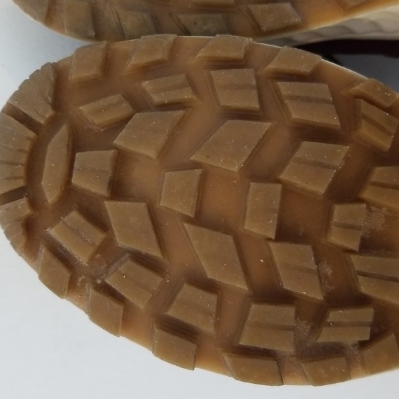 Baretraps Sneakers - Picture 10 of 10